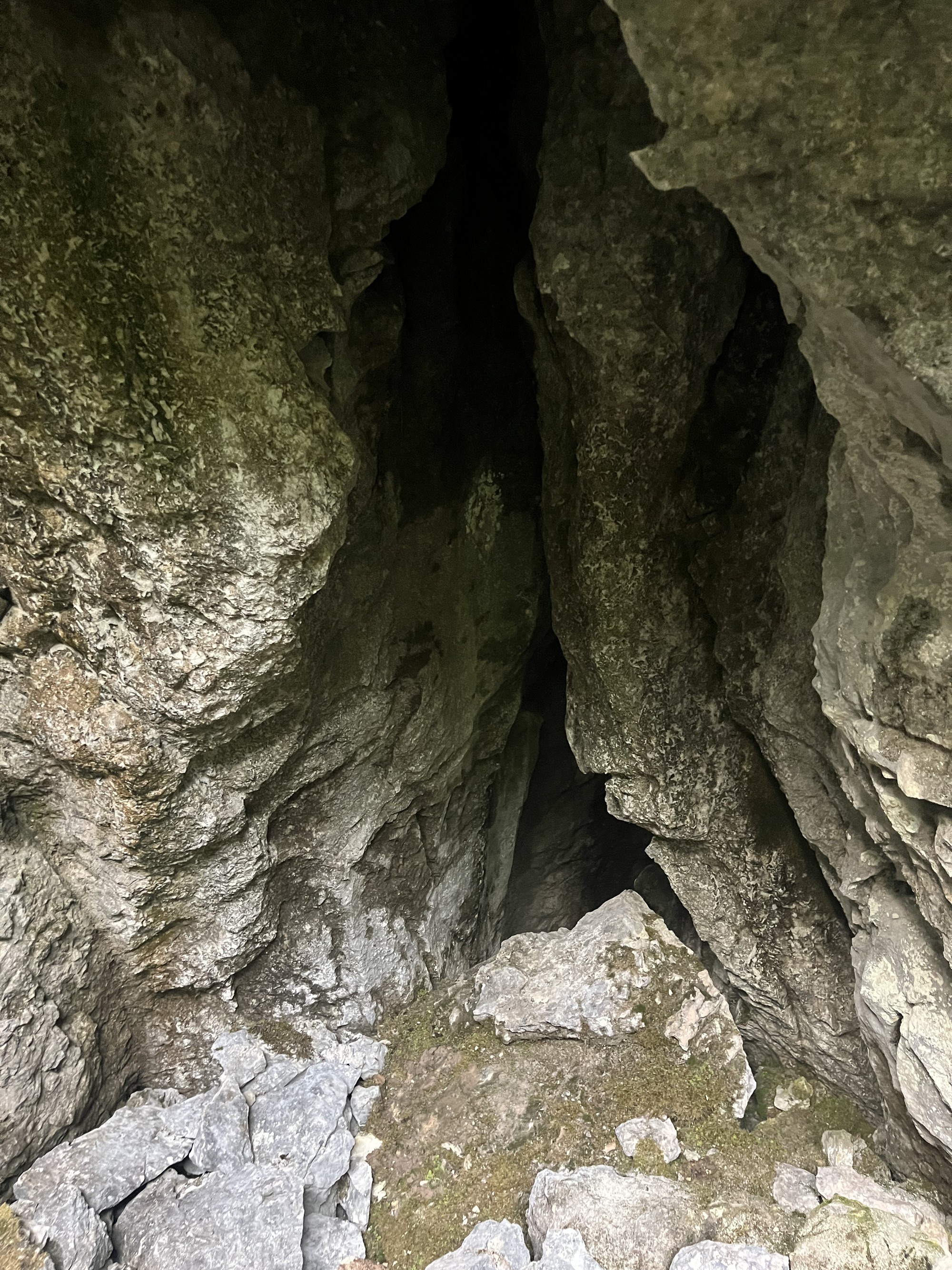 bejárat közelebbről