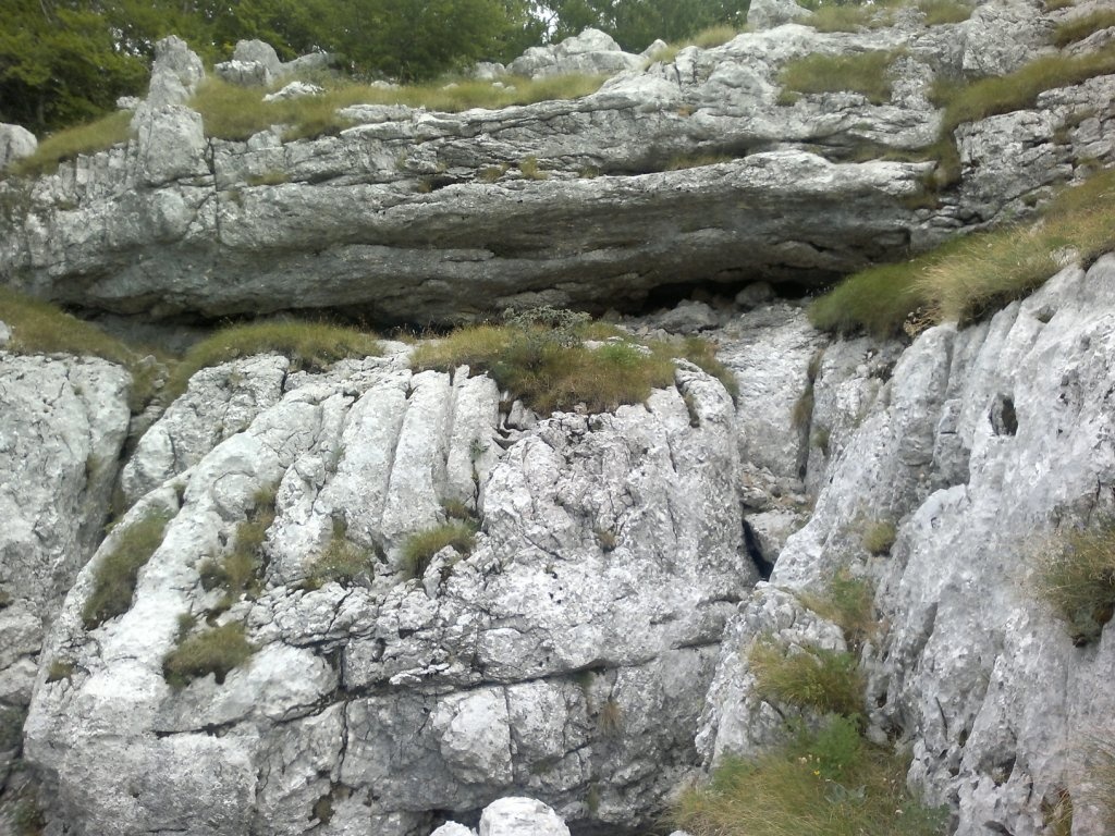 Megkerülés közben, visszanézve a felső peremre