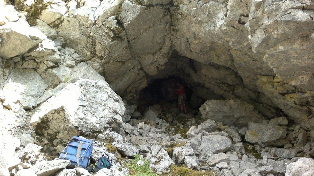 Kőbabás feletti terem