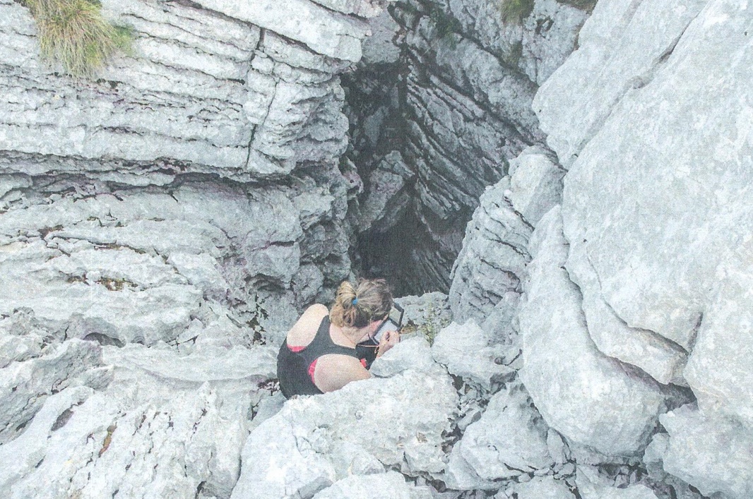 Tányértöredékes-akna