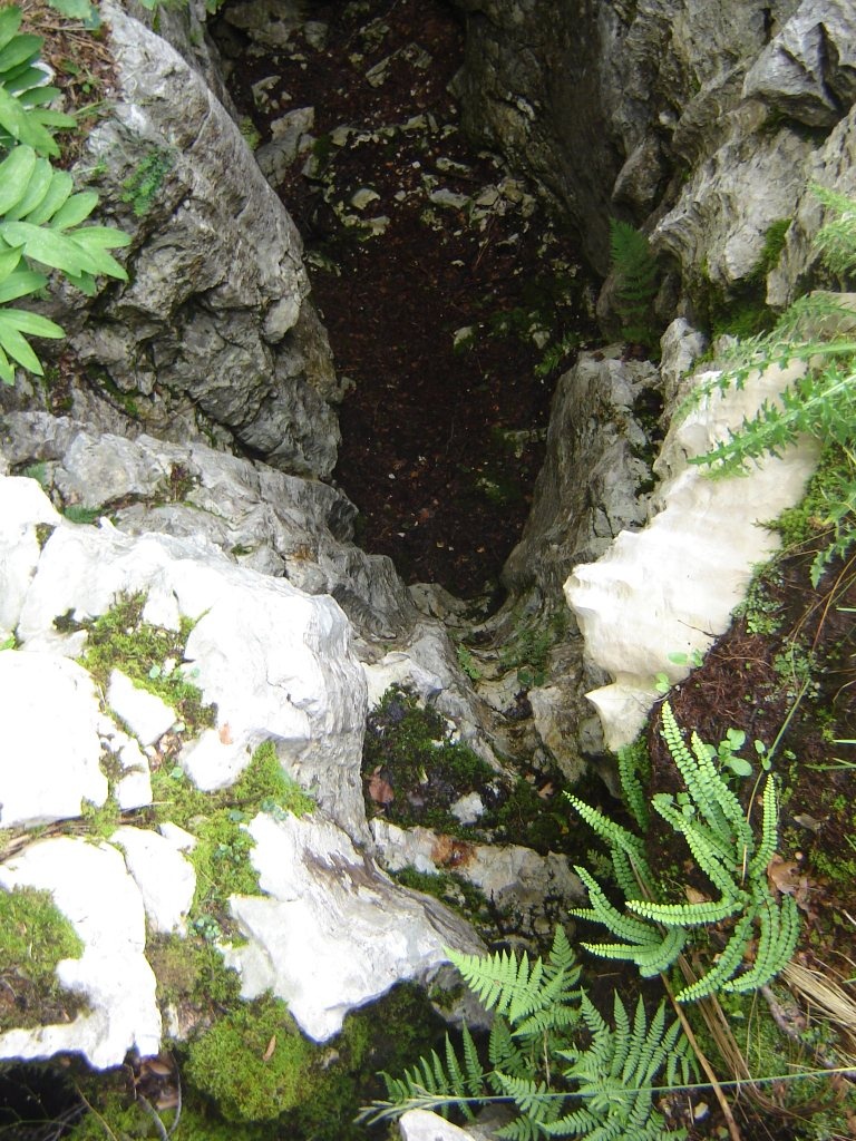 A bejárati aknaszáj D-i vége