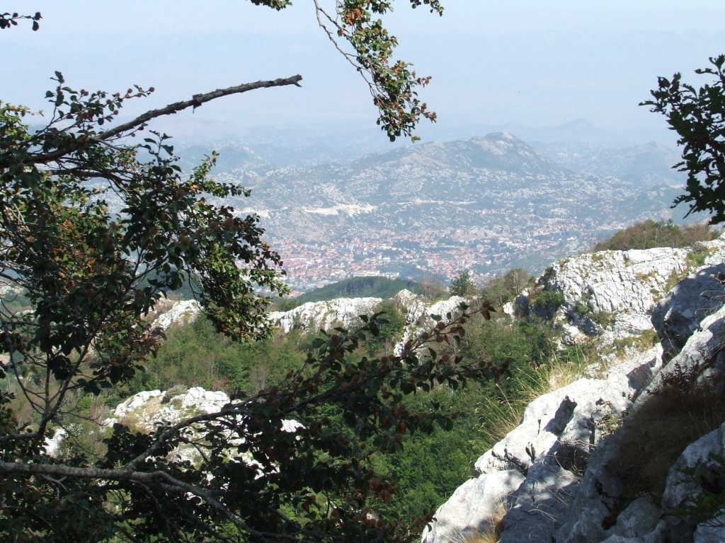 Kilátás DK felé (a háttérben Cetinje)