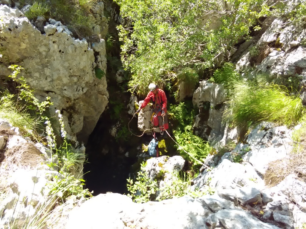 Megközelítés a réztáblától