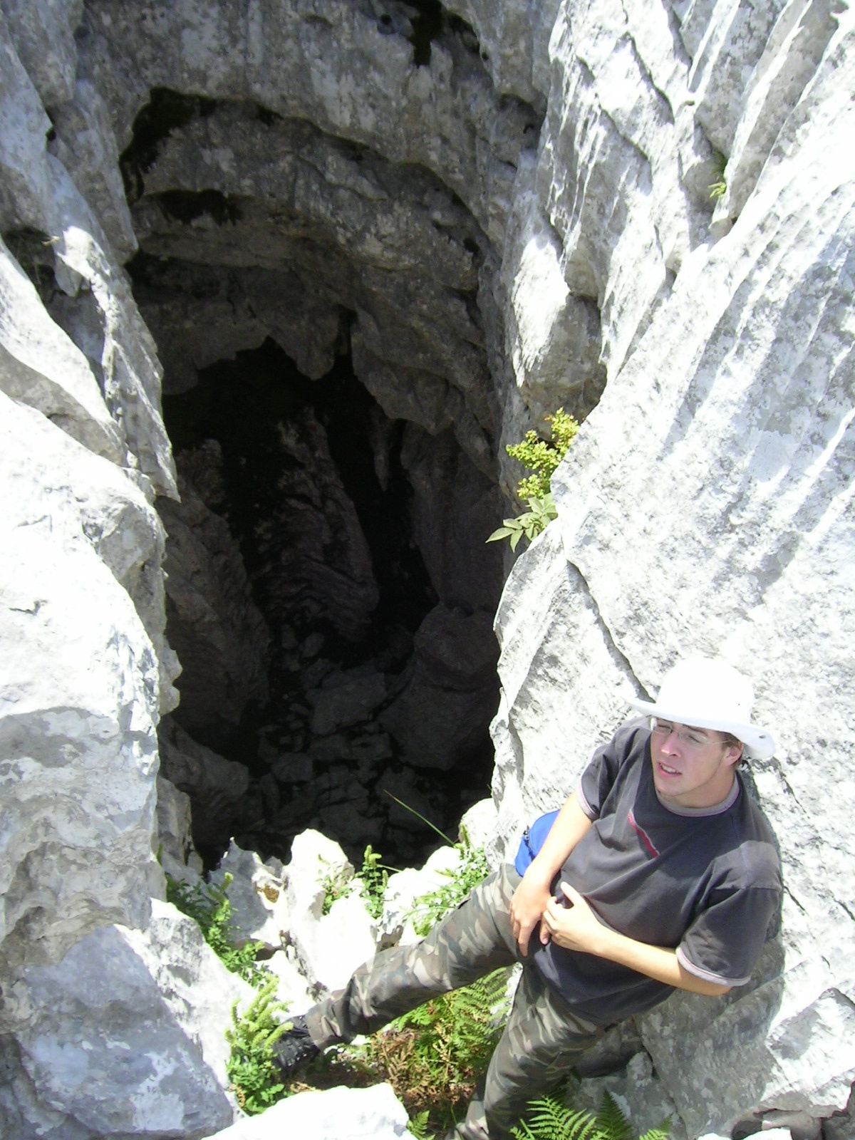 2003-ban bejárt hasadékakna