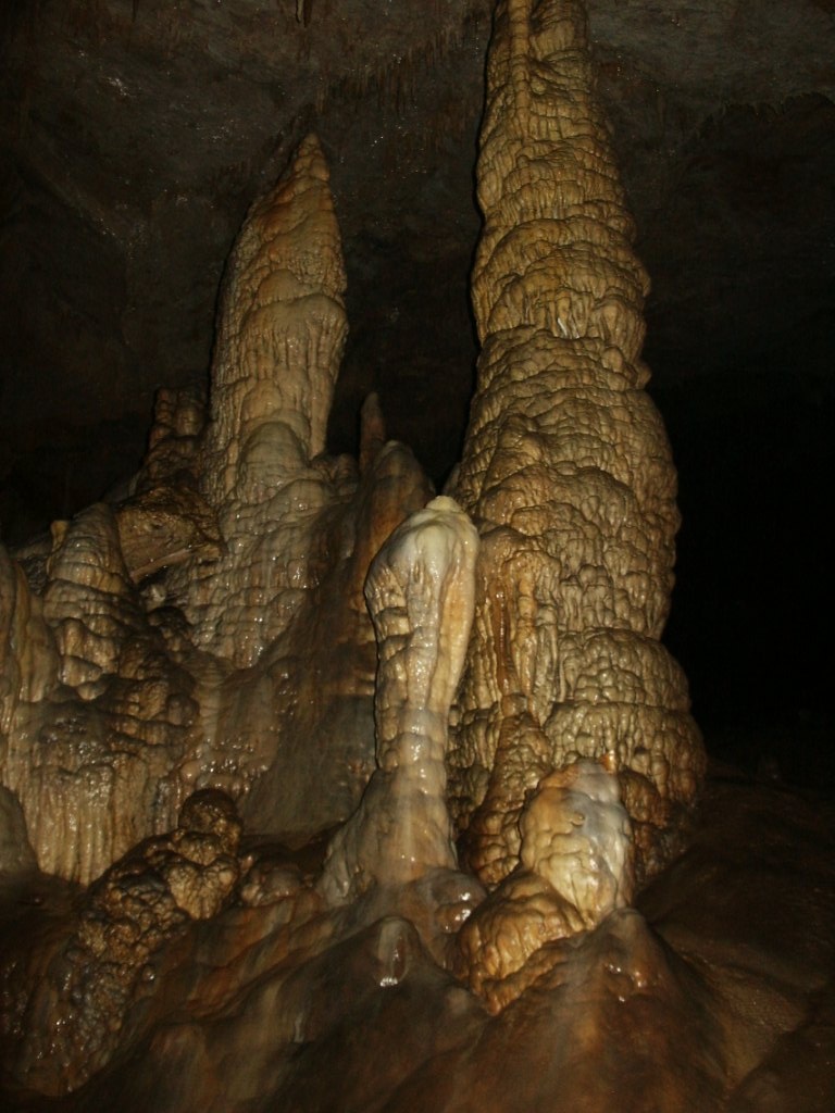 Magas sztalagmitok