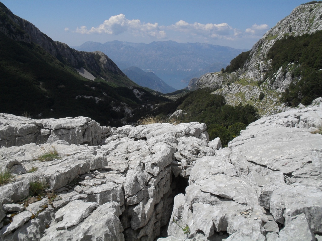 A bejárati hasadék Kotor felé